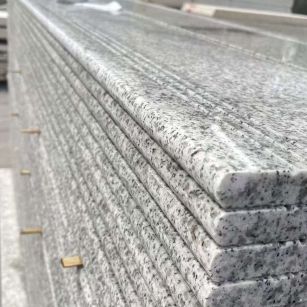 广西芝麻白楼梯踏步 花岗岩楼梯板材