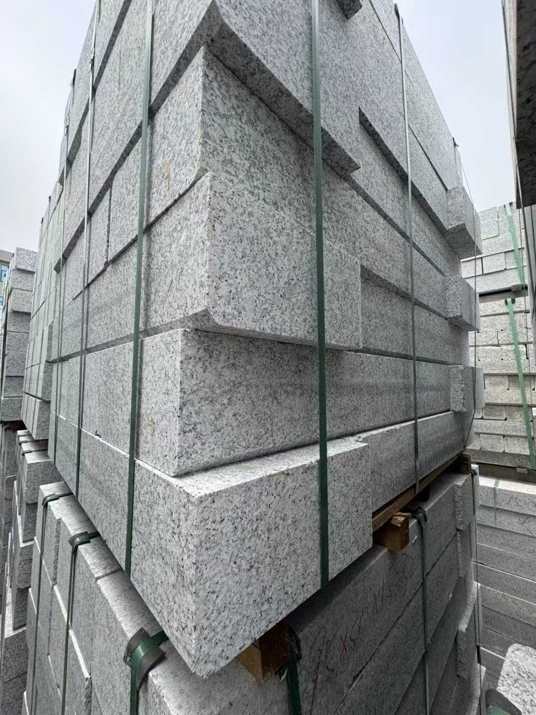广西芝麻白路牙石 马路牙子