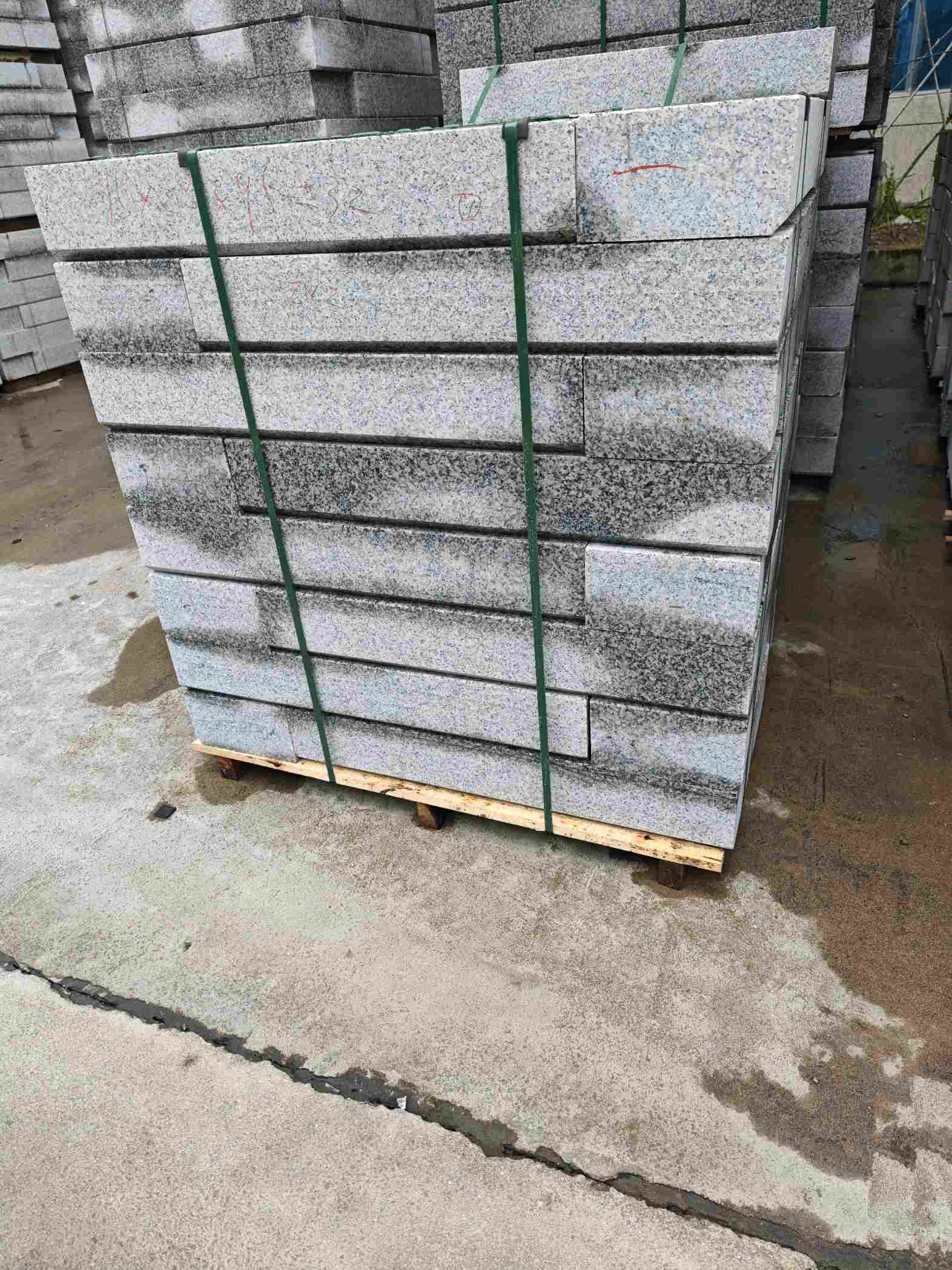 广西芙蓉白路牙石，马路牙子