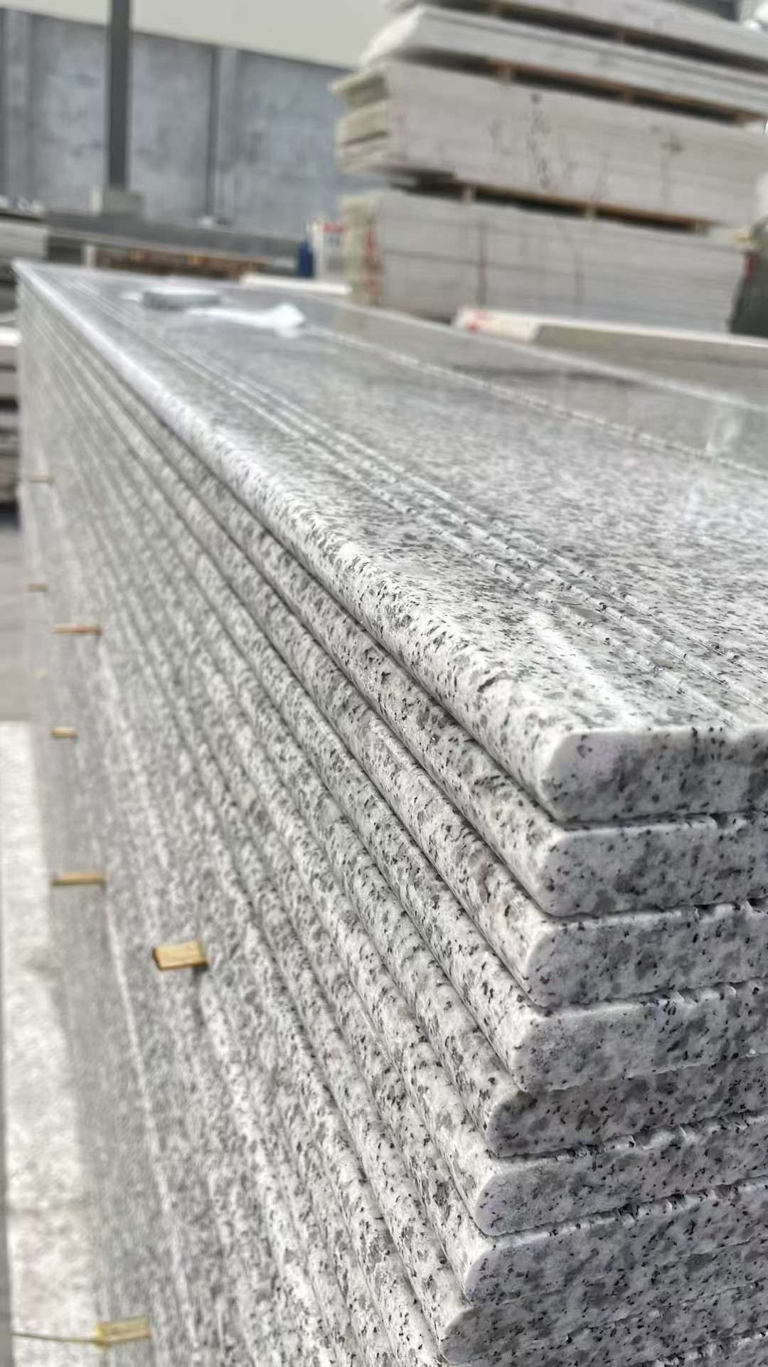 广西芝麻白楼梯踏步 花岗岩楼梯板材